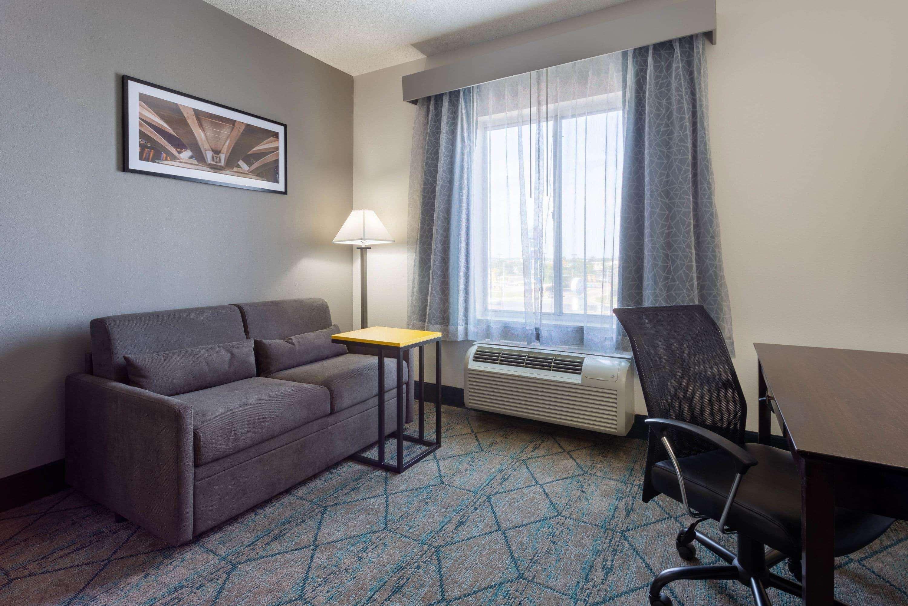 La Quinta By Wyndham Columbus West - Hilliard Hotell Exteriör bild