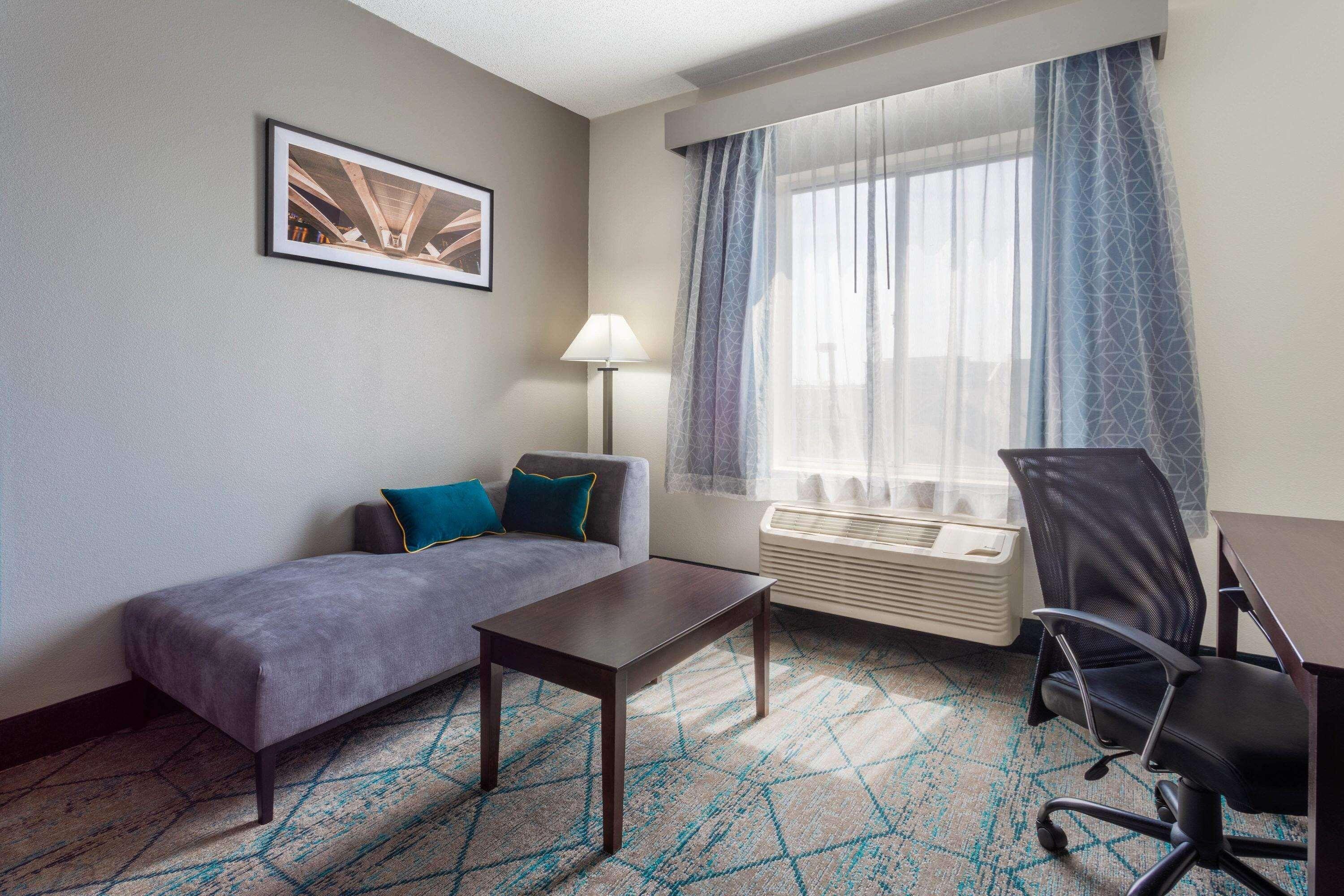La Quinta By Wyndham Columbus West - Hilliard Hotell Exteriör bild